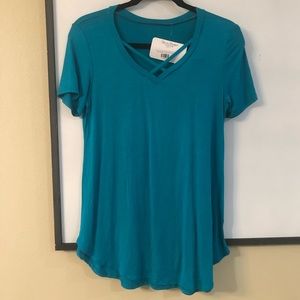 New Tee For The Soul V Neck Tee Criss Cross Medium